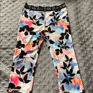 Very cute never worn athletic pants.